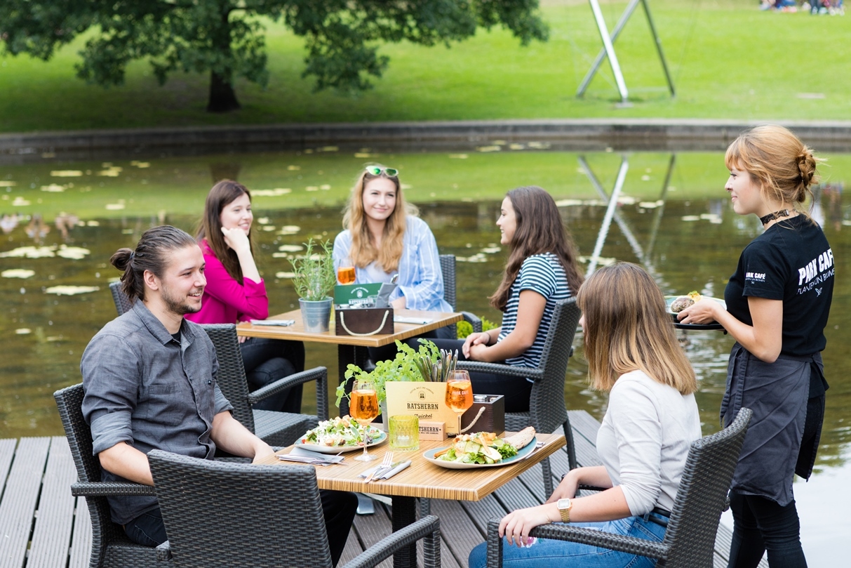 Direkt am Wasser sitzen